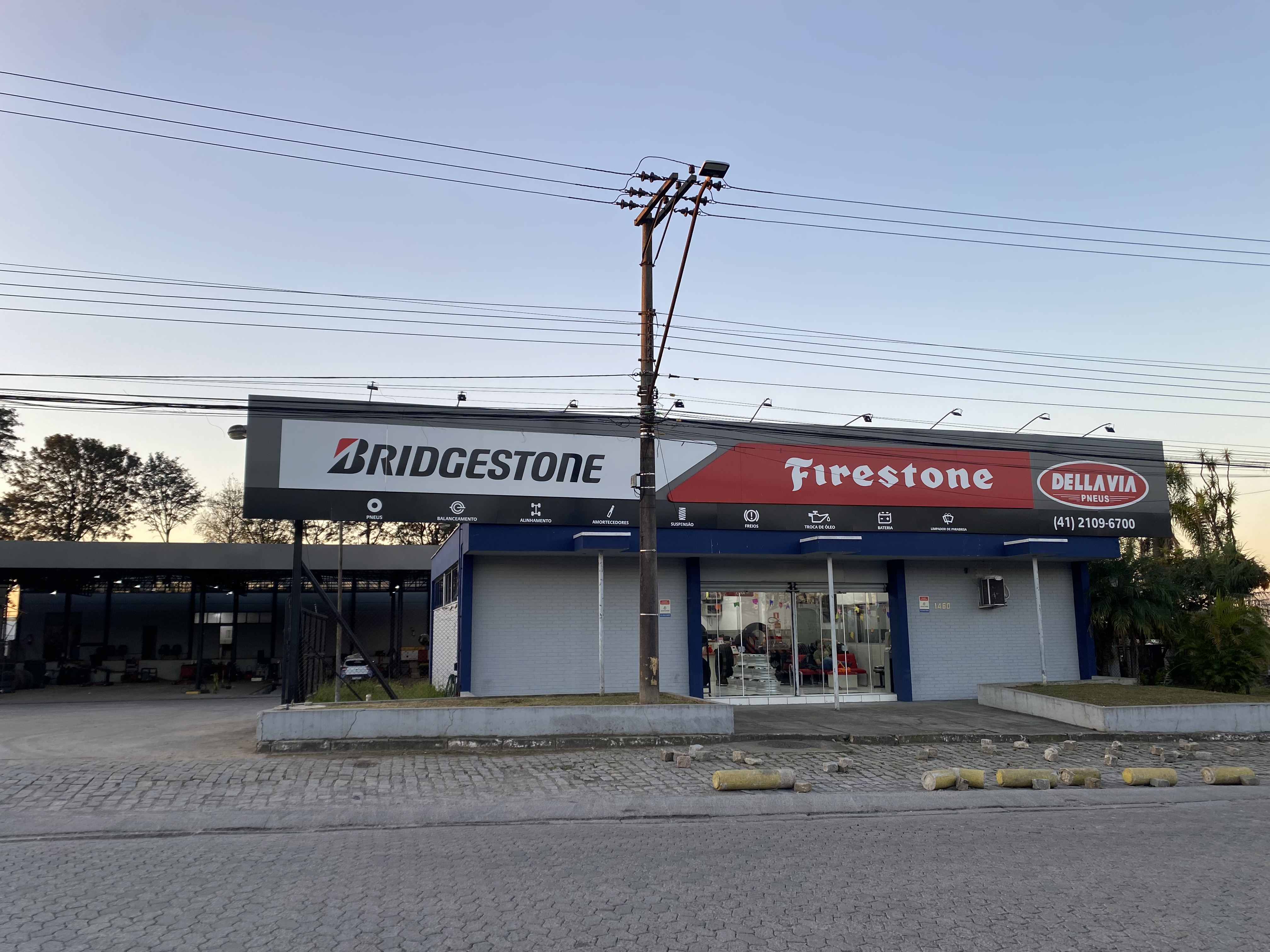 Della Via Araucária