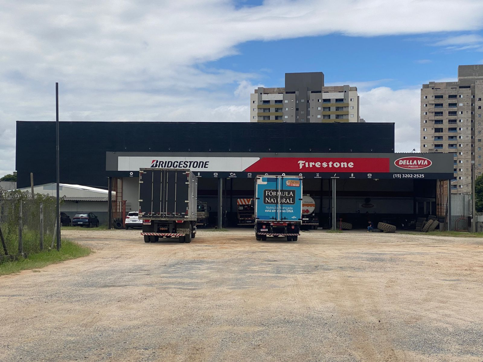 Della Via Sorocaba Truck